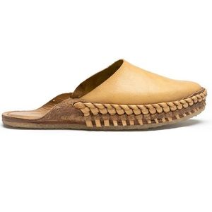 Mohinders Solid Slide in Natural Leather